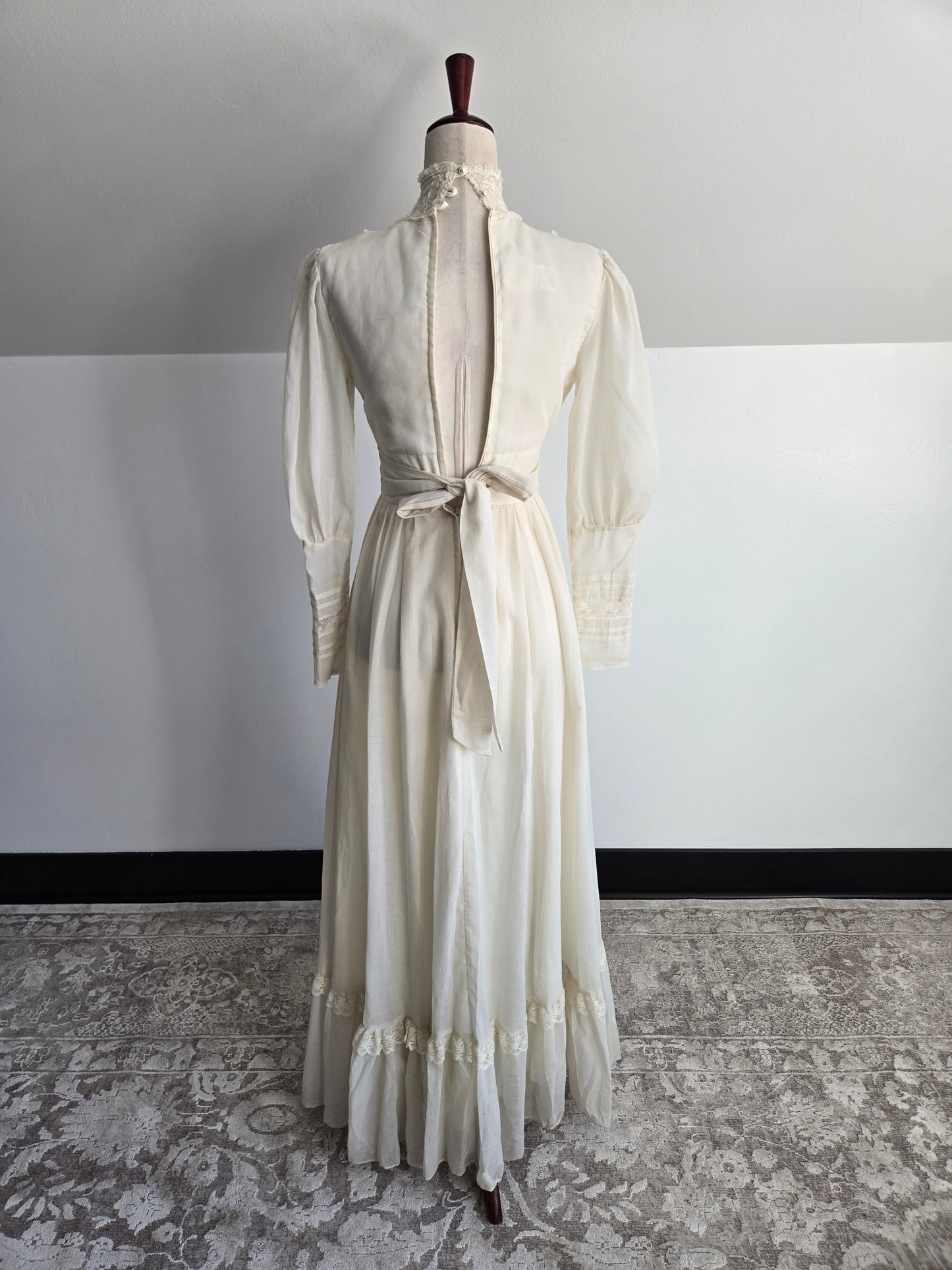 Gold Label Gunne Sax by Jessica San Freansisco Vintage 70s Lace Ethereal Dress - XS