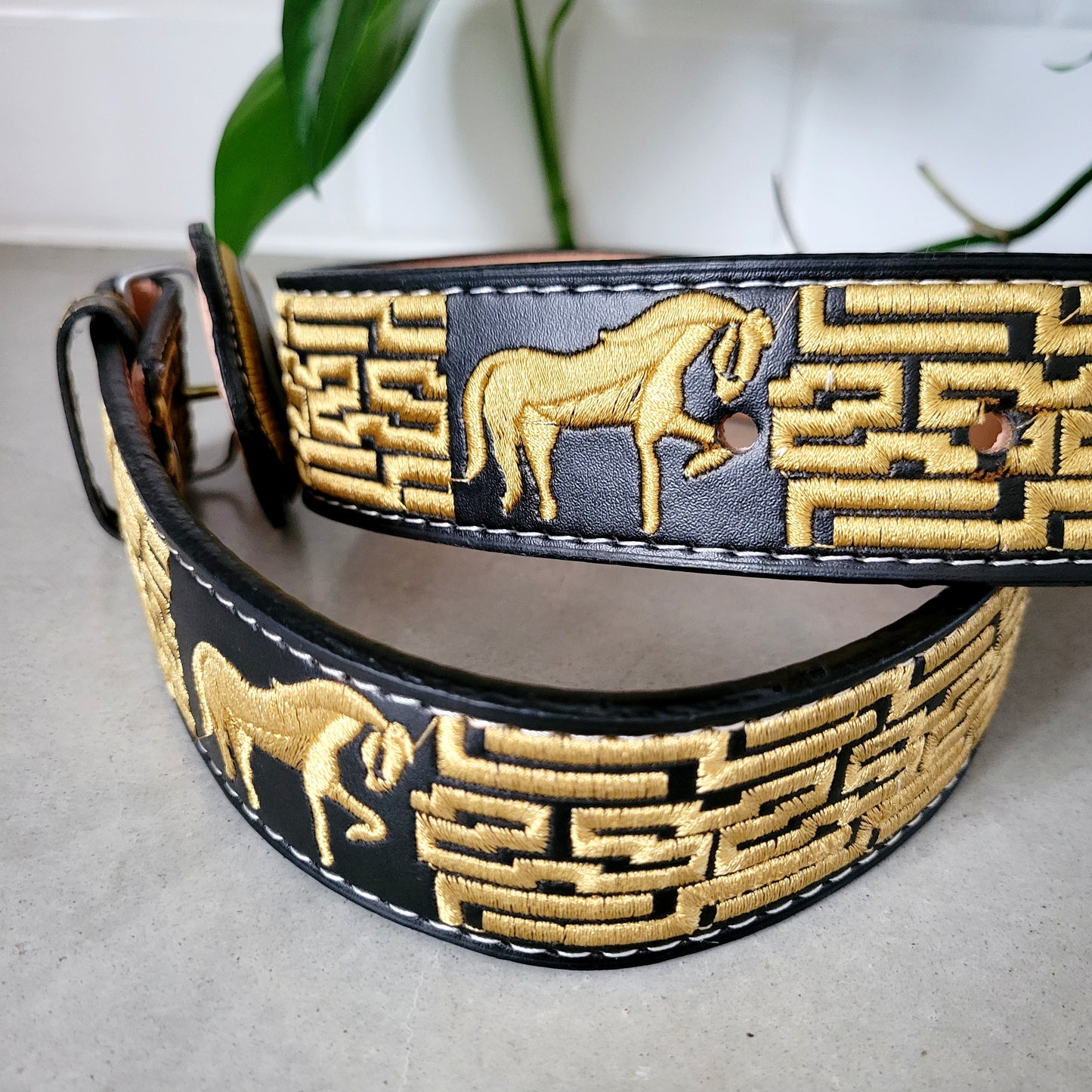 BELTO Horse Embroidered Leather Belt - size 32